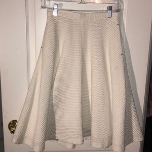 White textured, full skirt